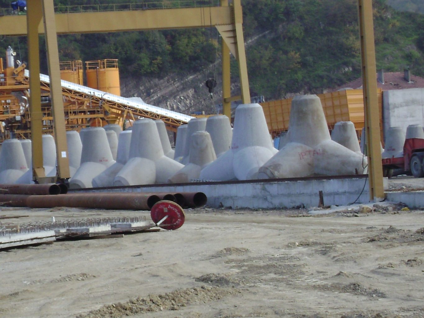 Fabrication of Steel Moulds for Tetrapod Precast Concrete Units.